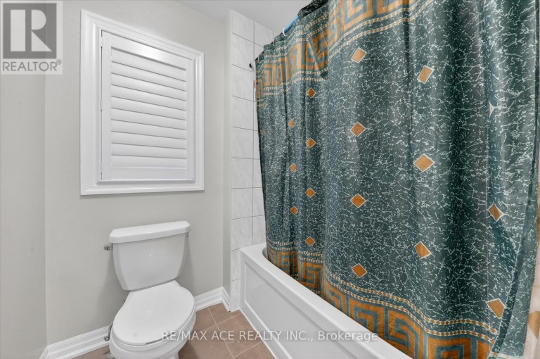 218 FLOOD AVENUE, Clarington (Newcastle), Ontario, L1B0W6