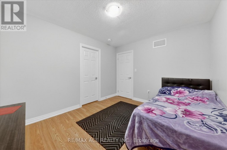 218 FLOOD AVENUE, Clarington (Newcastle), Ontario, L1B0W6