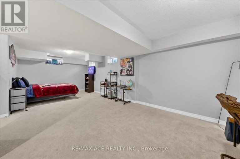 218 FLOOD AVENUE, Clarington (Newcastle), Ontario, L1B0W6