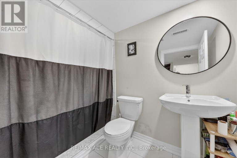 218 FLOOD AVENUE, Clarington (Newcastle), Ontario, L1B0W6