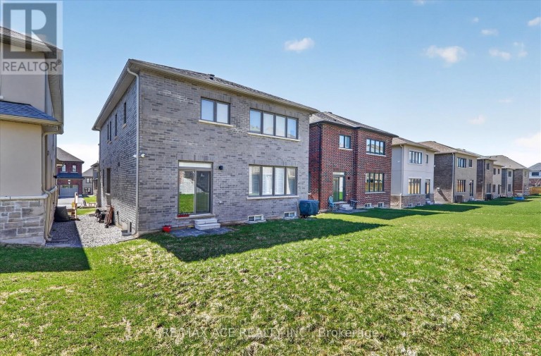 218 FLOOD AVENUE, Clarington (Newcastle), Ontario, L1B0W6