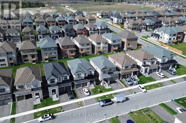 218 FLOOD AVENUE, Clarington (Newcastle), Ontario, L1B0W6