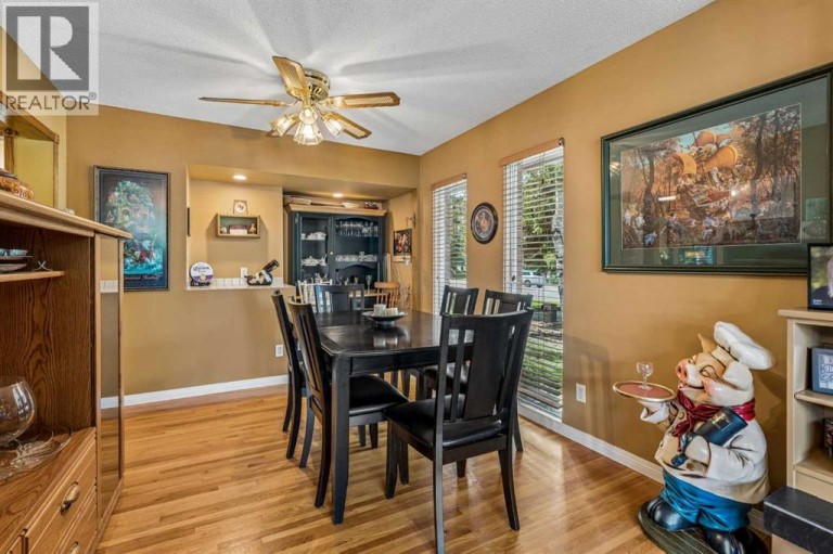 708 Lake Bonavista Drive SE, Calgary, Alberta, T2J0N1