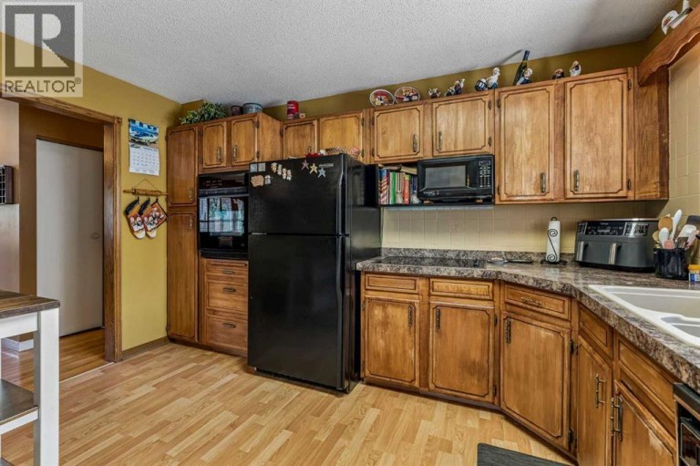 708 Lake Bonavista Drive SE, Calgary, Alberta, T2J0N1