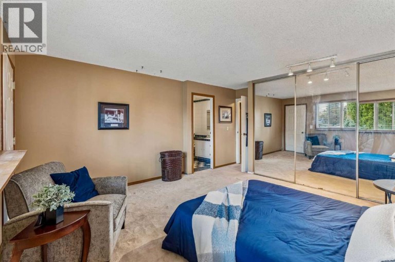 708 Lake Bonavista Drive SE, Calgary, Alberta, T2J0N1