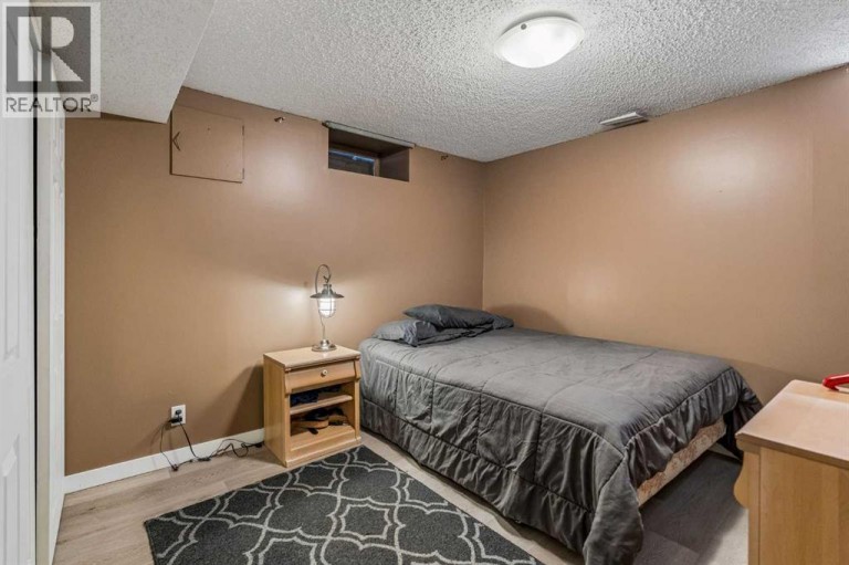 708 Lake Bonavista Drive SE, Calgary, Alberta, T2J0N1