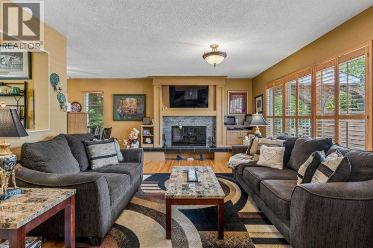 708 Lake Bonavista Drive SE, Calgary, Alberta, T2J0N1