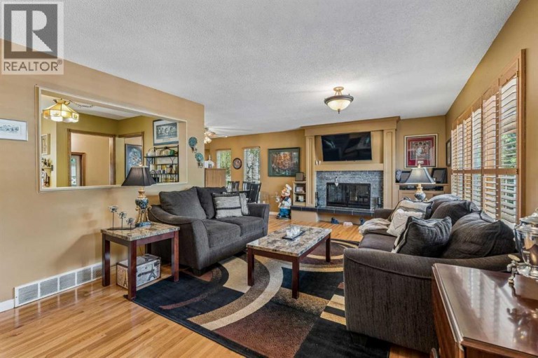 708 Lake Bonavista Drive SE, Calgary, Alberta, T2J0N1