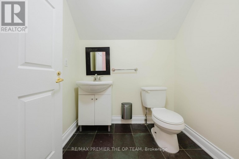 7930 KIPLING AVENUE, Vaughan (West Woodbridge), Ontario, L4L1Z5