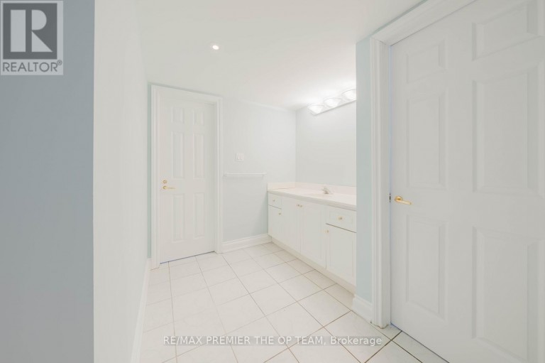 7930 KIPLING AVENUE, Vaughan (West Woodbridge), Ontario, L4L1Z5