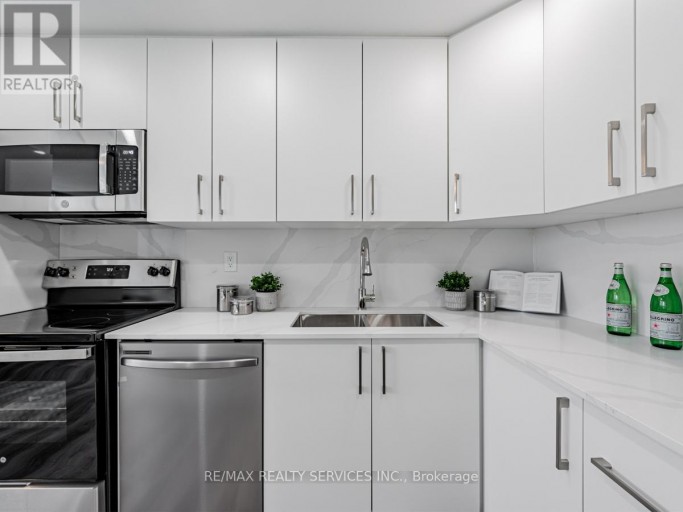1108 - 3590 KANEFF CRESCENT, Mississauga (Mississauga Valleys), Ontario, L5A3X3