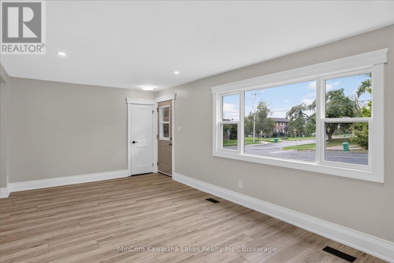 1028 WESTERN AVENUE, Peterborough (Otonabee Ward 1), Ontario, K9J5W4