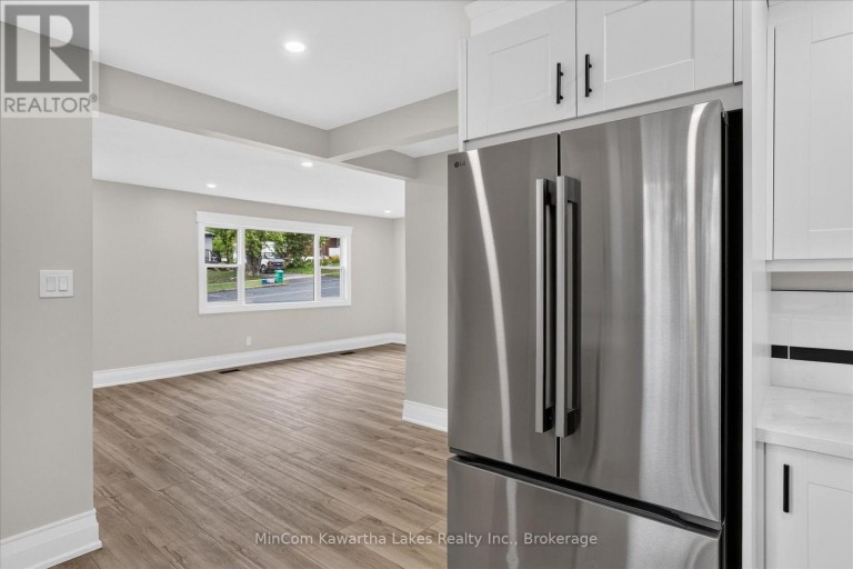 1028 WESTERN AVENUE, Peterborough (Otonabee Ward 1), Ontario, K9J5W4