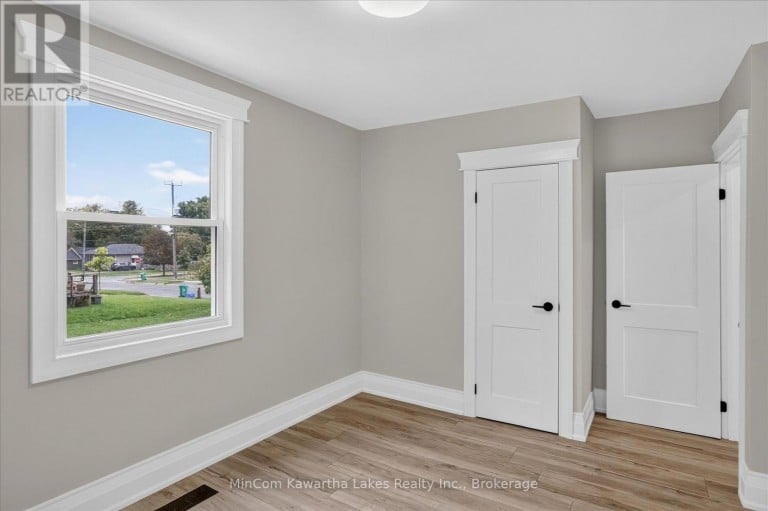 1028 WESTERN AVENUE, Peterborough (Otonabee Ward 1), Ontario, K9J5W4