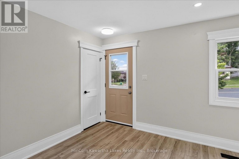 1028 WESTERN AVENUE, Peterborough (Otonabee Ward 1), Ontario, K9J5W4
