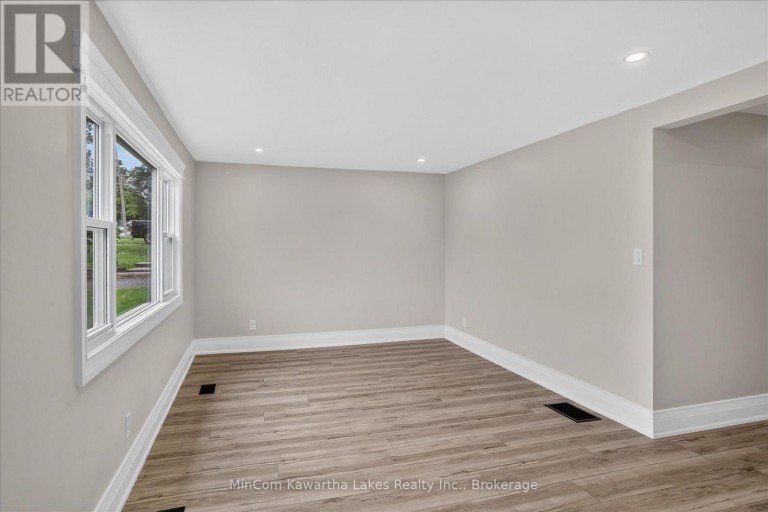1028 WESTERN AVENUE, Peterborough (Otonabee Ward 1), Ontario, K9J5W4