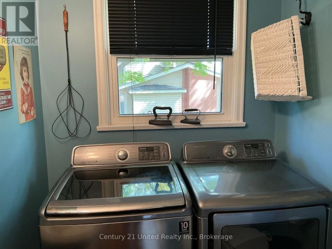 6 MIDDLETON DRIVE, Peterborough (Monaghan Ward 2), Ontario, K9J4Z2