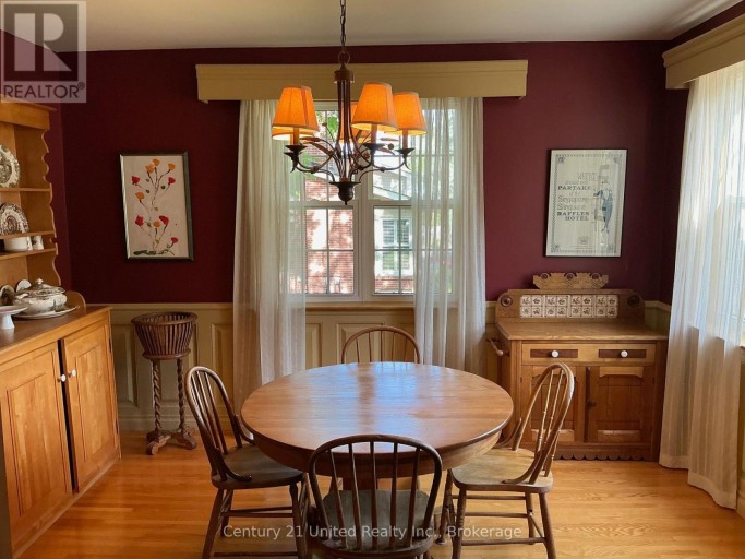 6 MIDDLETON DRIVE, Peterborough (Monaghan Ward 2), Ontario, K9J4Z2