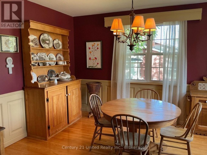6 MIDDLETON DRIVE, Peterborough (Monaghan Ward 2), Ontario, K9J4Z2