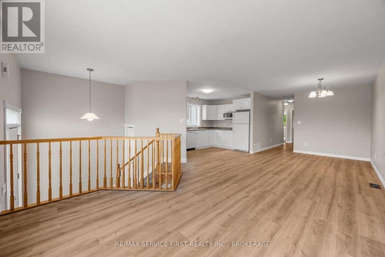 122 BRICELAND STREET, Kingston (Rideau), Ontario, K7K7L2