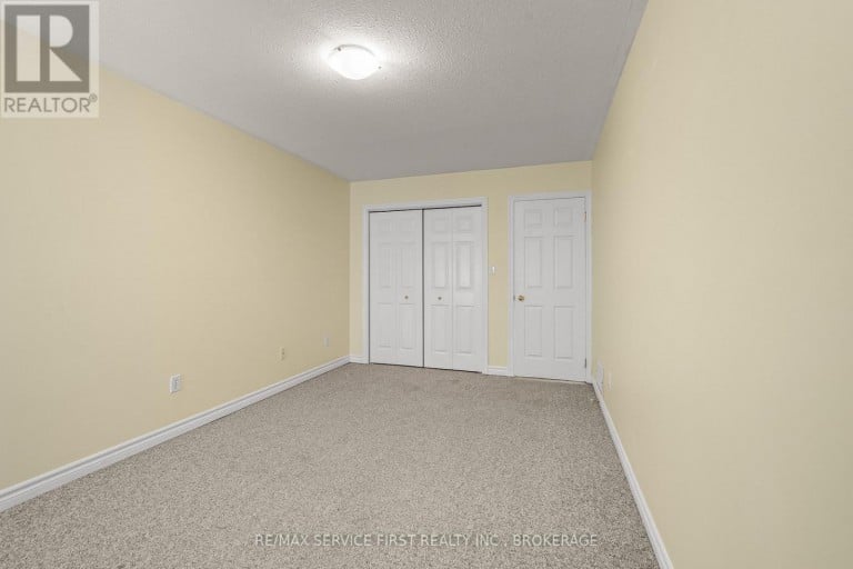 122 BRICELAND STREET, Kingston (Rideau), Ontario, K7K7L2