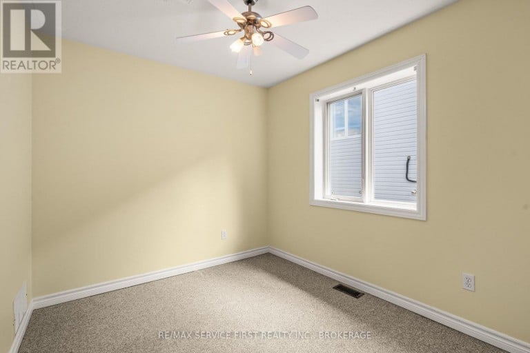 122 BRICELAND STREET, Kingston (Rideau), Ontario, K7K7L2