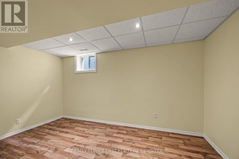 122 BRICELAND STREET, Kingston (Rideau), Ontario, K7K7L2