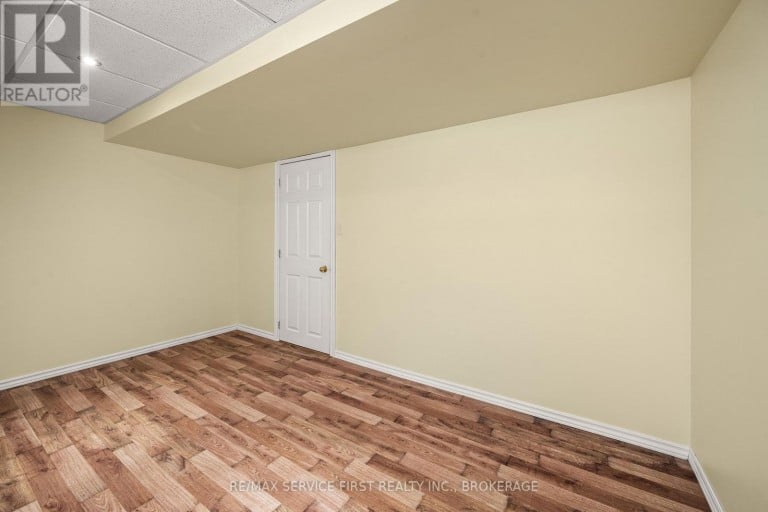 122 BRICELAND STREET, Kingston (Rideau), Ontario, K7K7L2