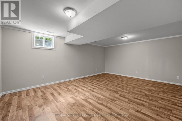 122 BRICELAND STREET, Kingston (Rideau), Ontario, K7K7L2