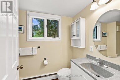 732 CENTRE STREET, Kingston (South Of Taylor-Kidd Blvd) Ontario