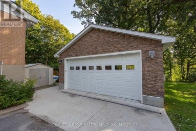 732 CENTRE STREET, Kingston (South Of Taylor-Kidd Blvd) Ontario