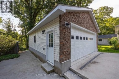 732 CENTRE STREET, Kingston (South Of Taylor-Kidd Blvd) Ontario
