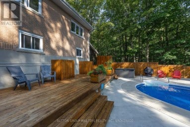 732 CENTRE STREET, Kingston (South Of Taylor-Kidd Blvd) Ontario