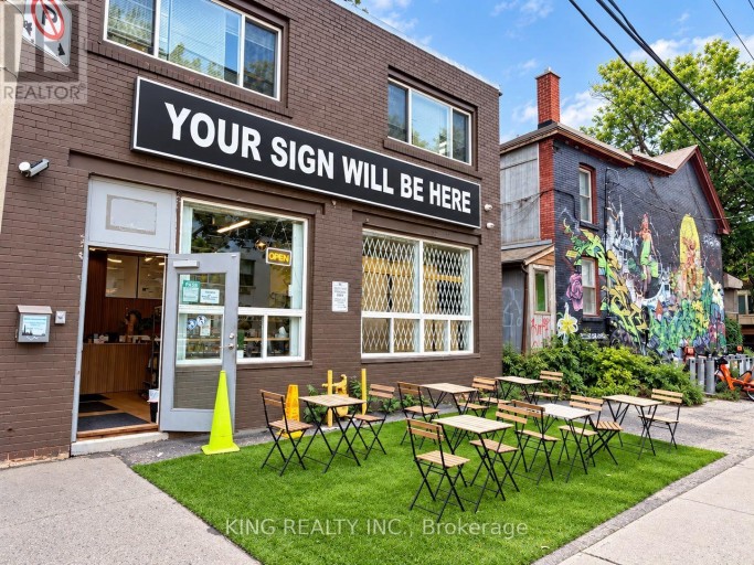 260 NIAGARA STREET, Toronto (Niagara), Ontario, M6J2L9