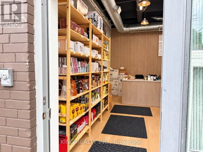 260 NIAGARA STREET, Toronto (Niagara), Ontario, M6J2L9