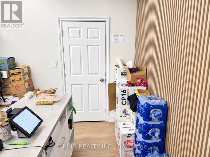 260 NIAGARA STREET, Toronto (Niagara), Ontario, M6J2L9