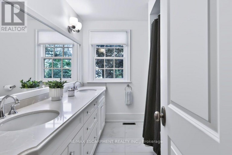 1470 CRESCENT ROAD, Mississauga (Lorne Park), Ontario, L5H1P6