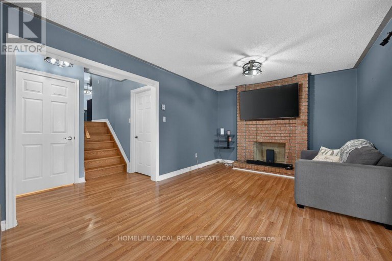 4 MARTINDALE CRESCENT, Brampton (Brampton West), Ontario, L6X2T9