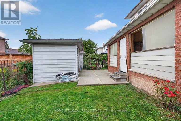 4 MARTINDALE CRESCENT, Brampton (Brampton West), Ontario, L6X2T9