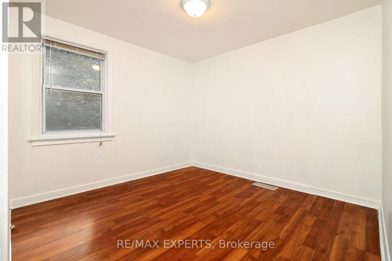 127 WHITNEY AVENUE, Hamilton (Ainslie Wood), Ontario, L8S2G6