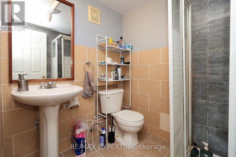 127 WHITNEY AVENUE, Hamilton (Ainslie Wood), Ontario, L8S2G6