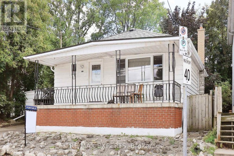127 WHITNEY AVENUE, Hamilton (Ainslie Wood), Ontario, L8S2G6