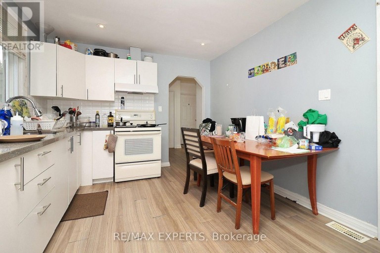 127 WHITNEY AVENUE, Hamilton (Ainslie Wood), Ontario, L8S2G6