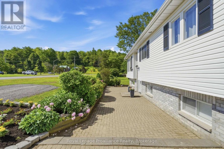 13 FORESTER DRIVE, Quinte West (Sidney Ward), Ontario, K0K2C0