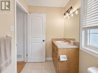 378 WHISKER STREET London North (North B) Ontario photo 18