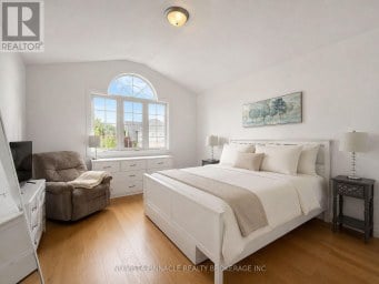 378 WHISKER STREET London North (North B) Ontario photo 4