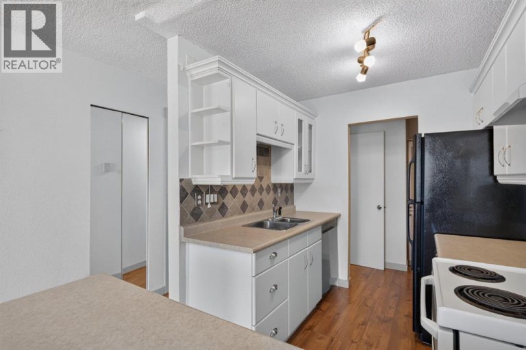 202, 809 4 Street NE, Calgary, Alberta, T2E3S9