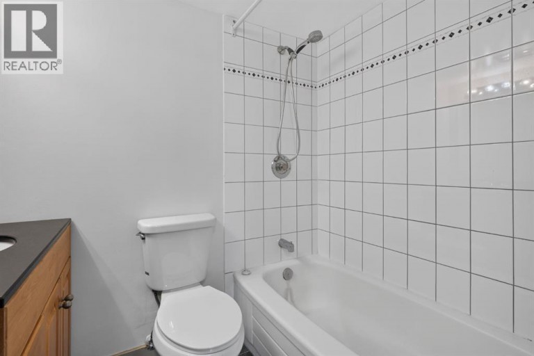 202, 809 4 Street NE, Calgary, Alberta, T2E3S9