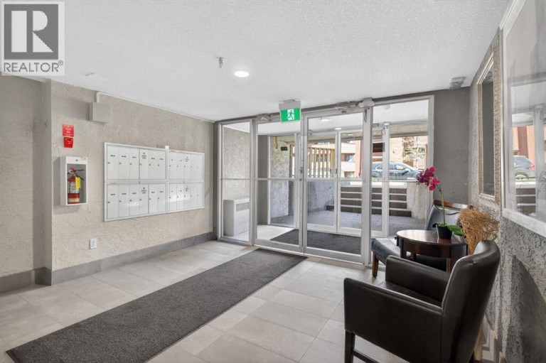 202, 809 4 Street NE, Calgary, Alberta, T2E3S9