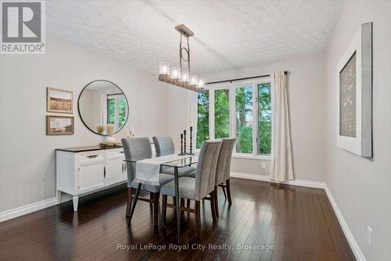 17 SUGARBUSH PLACE, Guelph (Willow West/Sugarbush/West Acres), Ontario, N1H7Z1